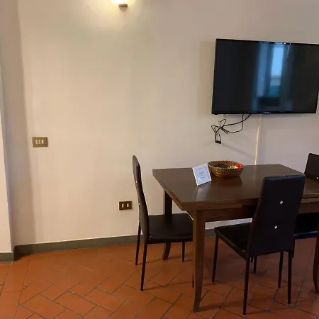 Ruote Second Floor Apartment Florence